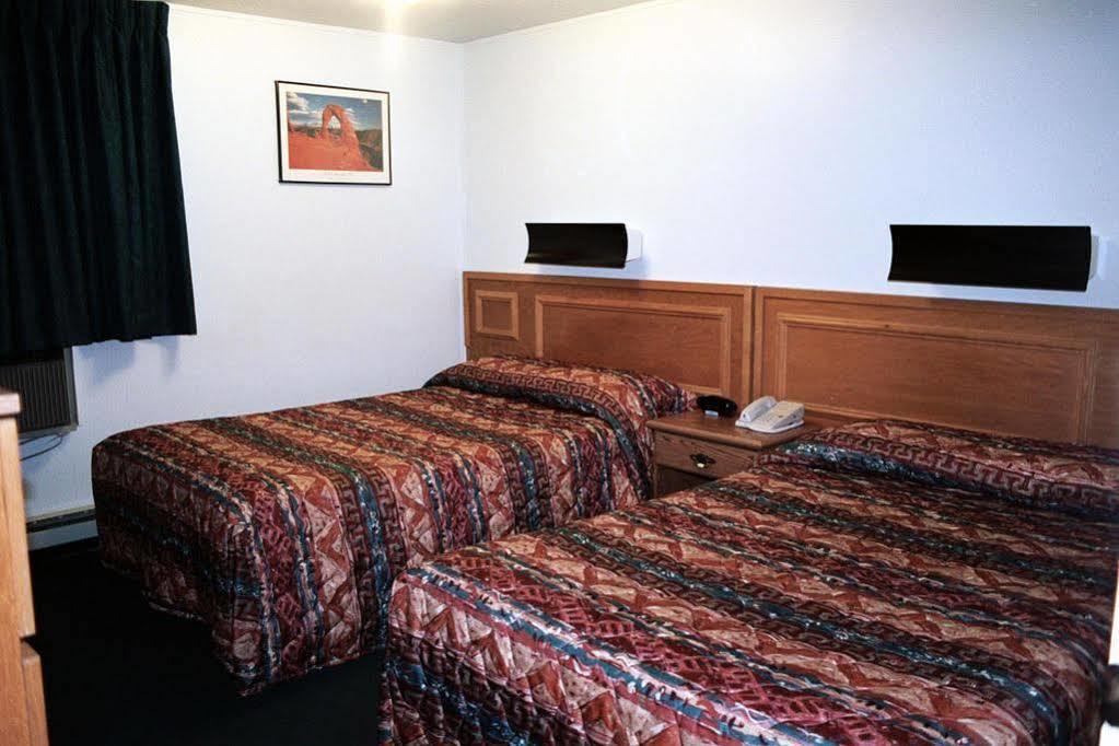 Silver Sage Inn Моаб Экстерьер фото